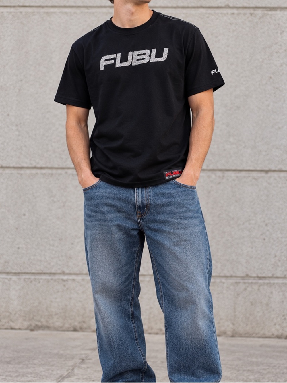 Vintage 2000s FUBU Rhinestone Logo Black Y2K Streetwear Tee Men’s M